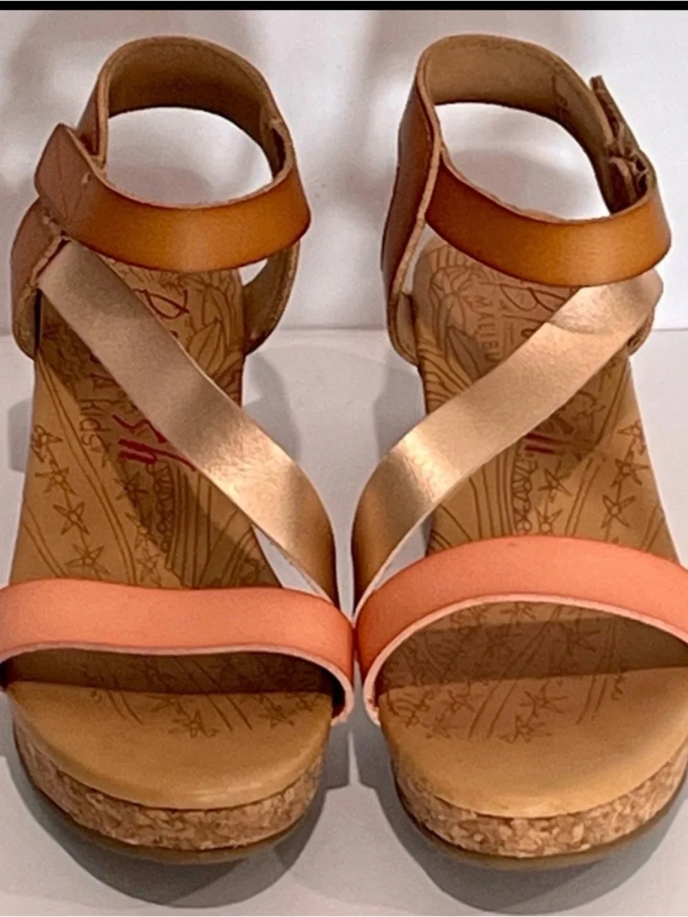 Blowfish Malibu Kids Loverli-K Tan Pearl Gold Wedge Sandals EUC Size 4